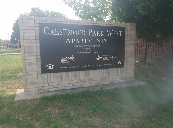 Crestmoor Park West Apartments - Burleson, TX
