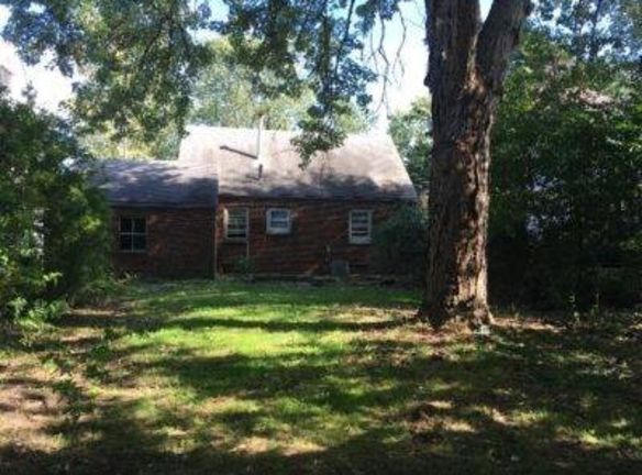 125 Hillcrest Ave NW - North Canton, OH