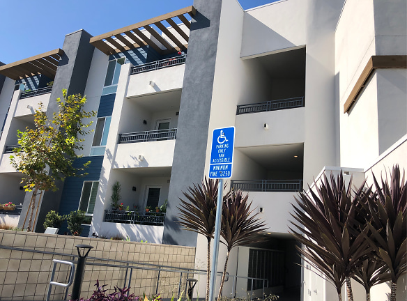 Fairbanks Terrace Apartments - San Diego, CA