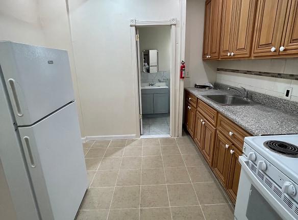 195-06 Hollis Ave unit 1F - Queens, NY