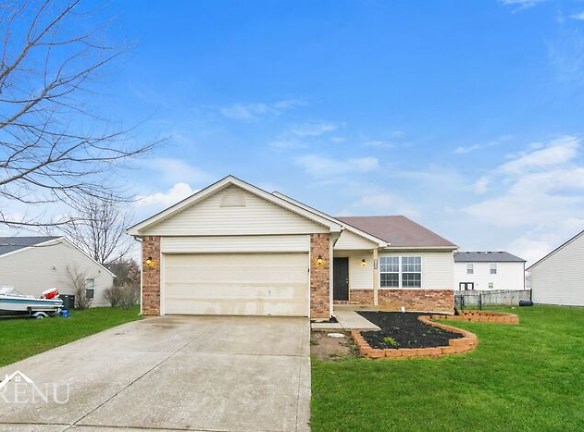 4067 Dogwood Ct - Franklin, IN