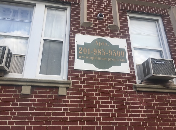 630 Bergen Ave Apartments - Jersey City, NJ
