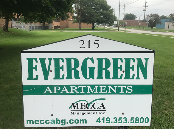 Evergreen Apartments - Bowling Green, OH