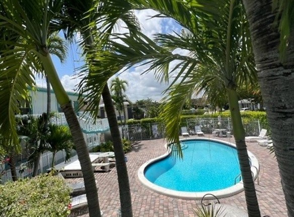840 NE 17th Terrace - Fort Lauderdale, FL