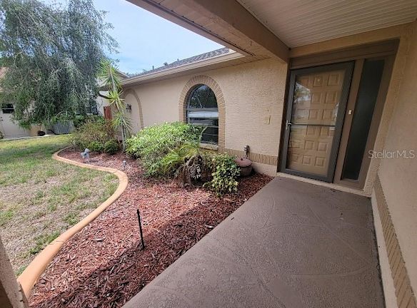 9012 Bearcat Rd - New Port Richey, FL