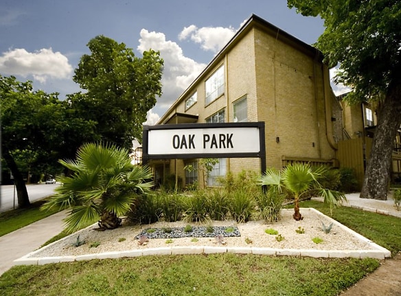 Oak Park Apartments In Historic Hyde Park - Austin, TX