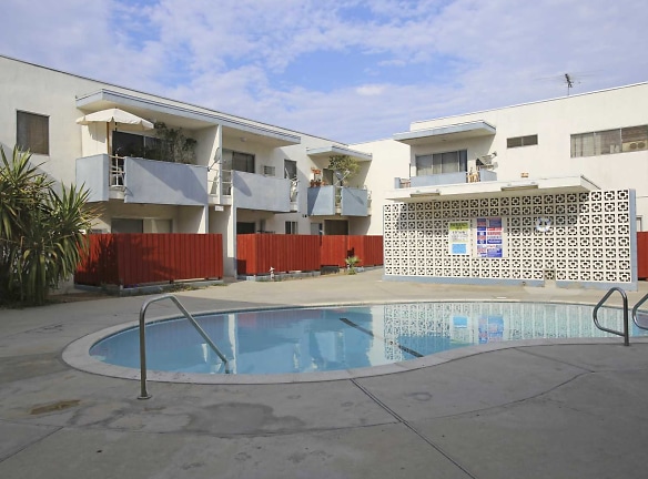 Jordan And Vassar Avenue Apartment Homes - Canoga Park, CA