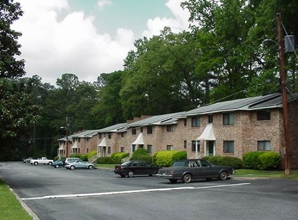 Pines On Scott Apartments - Decatur, GA
