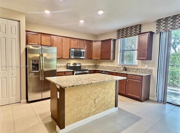 3995 Allerdale Pl - Coconut Creek, FL