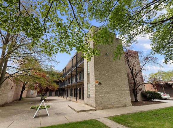 8222 S King Dr - Chicago, IL