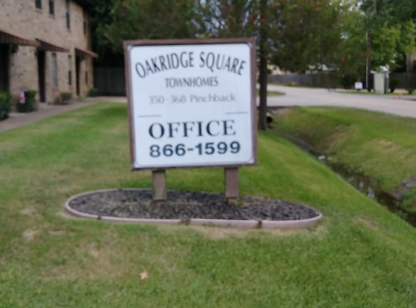 Oakridge Square Townhomes Apartments - Beaumont, TX