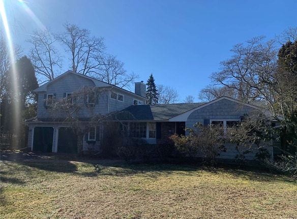 36 Walker Ave - East Quogue, NY