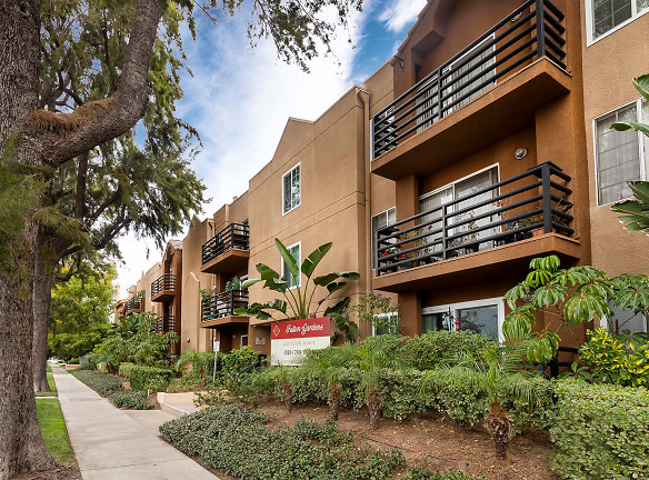 Fulton Gardens Apartments - Sherman Oaks, CA