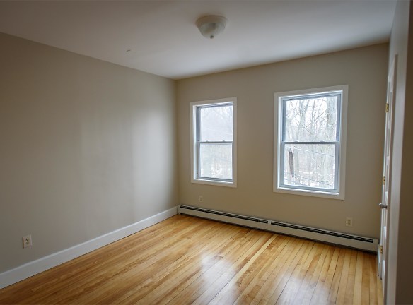 6 Adolph St unit 3 - Worcester, MA
