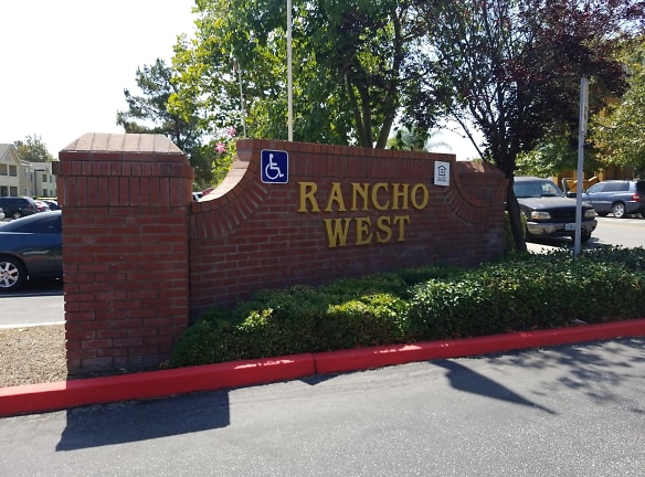 Rancho West Apartments - Temecula, CA