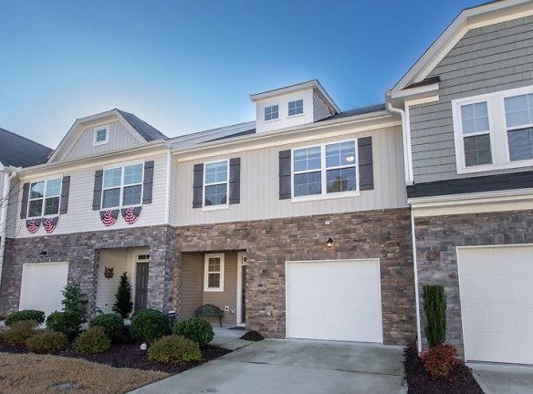 1119 Southpoint Trl - Durham, NC