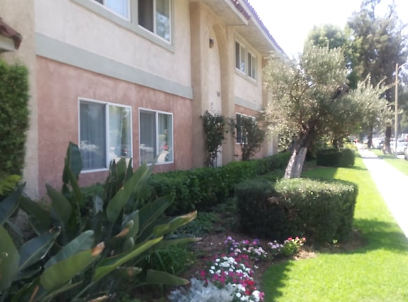 Casa Patrina Apartments - Granada Hills, CA