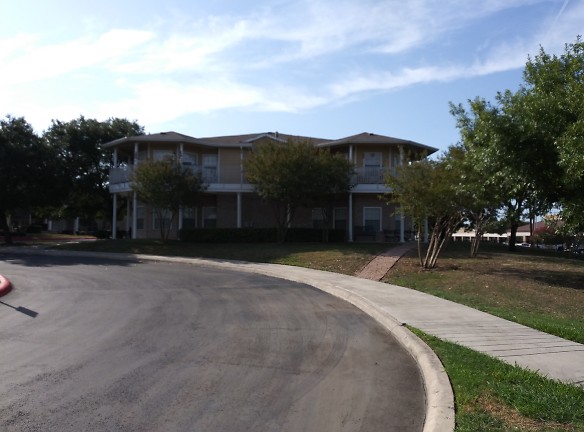 Waterford At Thousand Oaks Apartments - San Antonio, TX