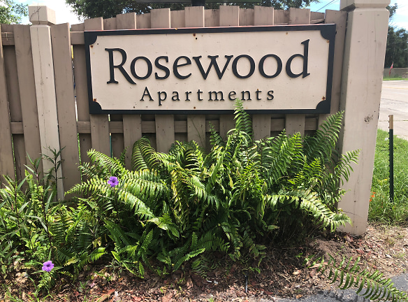 Rosewood Apartments - Tampa, FL