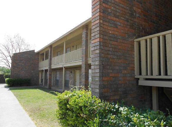 Hillcrest Apartments - Killeen, TX