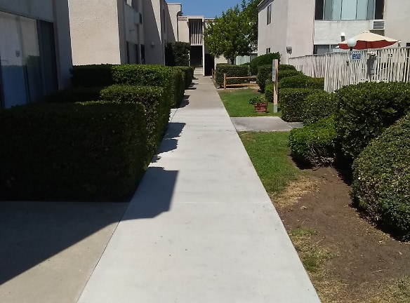 Colony Court Apartments - El Cajon, CA