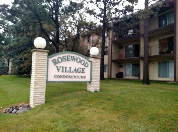 Rosewood Village Condominiums Apartments - Roseville, MN