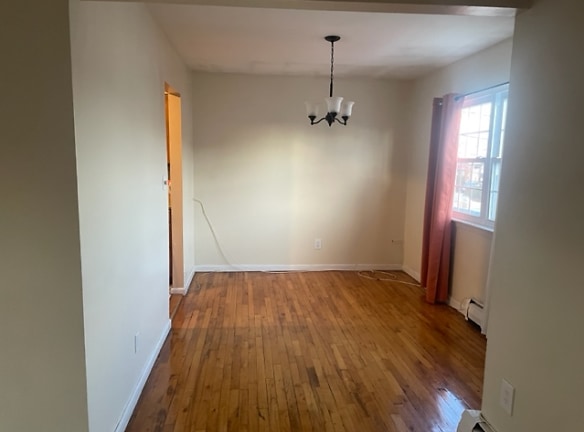 2818 Brookhaven Ave unit 2 - Queens, NY