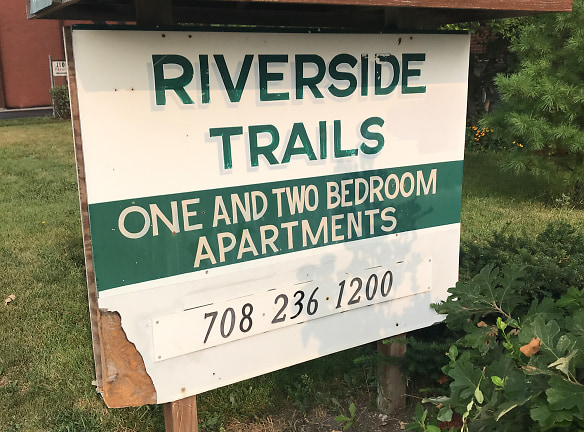 Riverside Trails Apartments - Lyons, IL