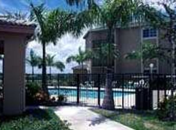 Sunset Bay Apartments - Miami, FL