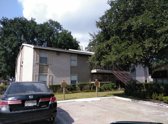 Pearland Village Apartments - Pearland, TX