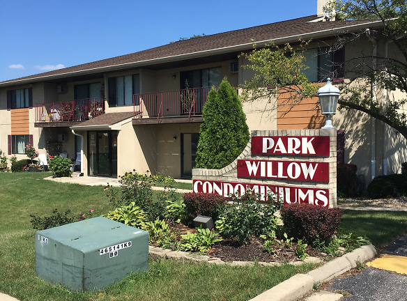 Park Willow Apartments - Clarendon Hills, IL