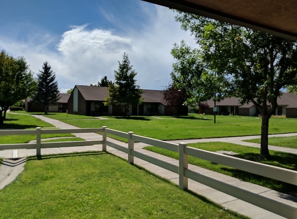 Mount Blanca View & Totten Manor Apartments - Alamosa, CO