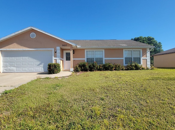 1837 Heartwellville St NW - Palm Bay, FL