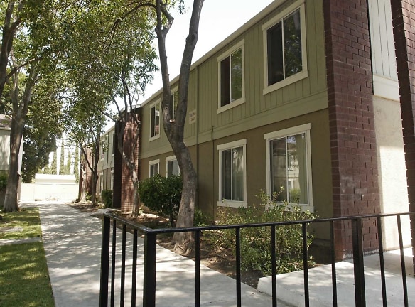 Castilian Apartment Homes - Concord, CA