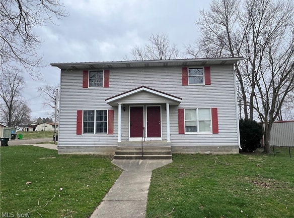 602 Harger St - Dover, OH
