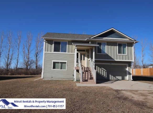 208 5th Ave W - Powers Lake, ND