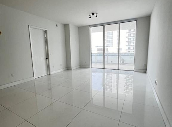 16001 Collins Ave #502 - North Miami Beach, FL