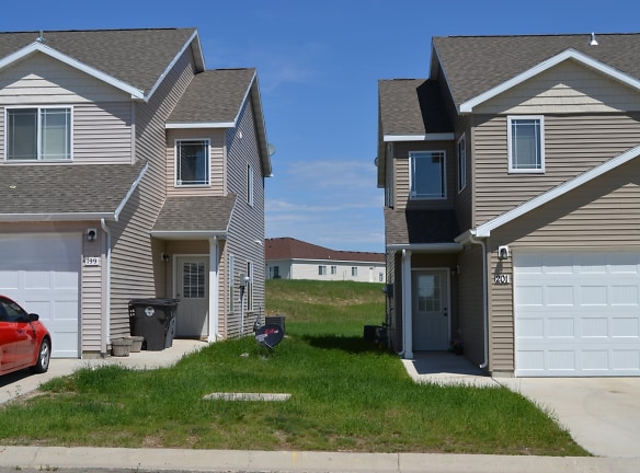 Stanley Townhomes Apartments - Stanley, ND