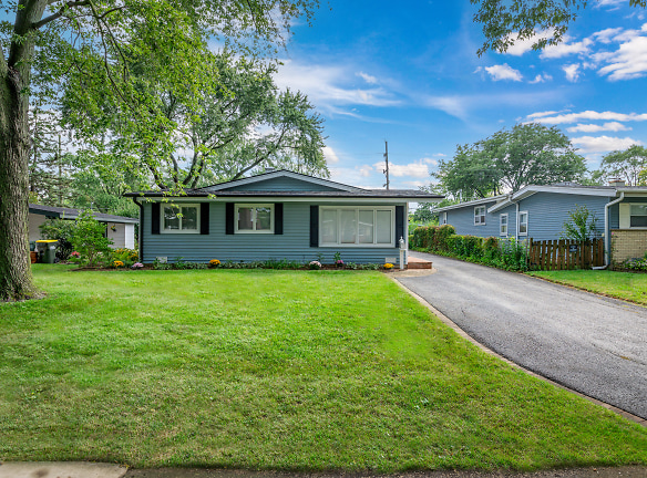 2305 Fulle St - Rolling Meadows, IL