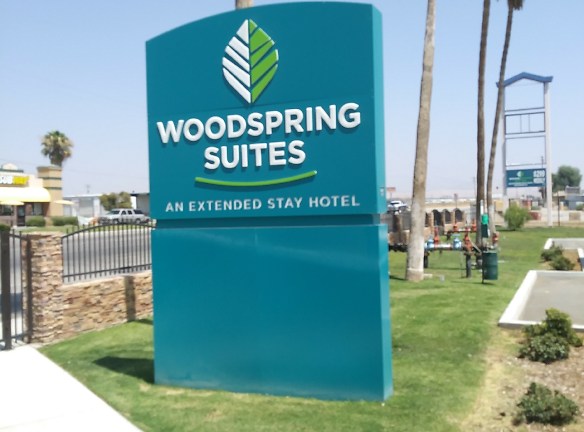 Wood Springs Suites Bakersfield Apartments - Bakersfield, CA
