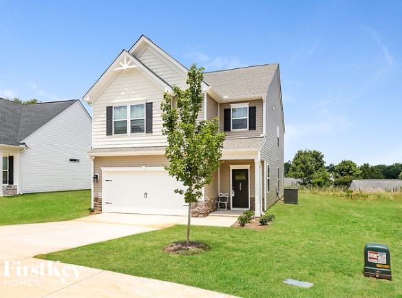 404 Stonefence Dr - Greenville, SC