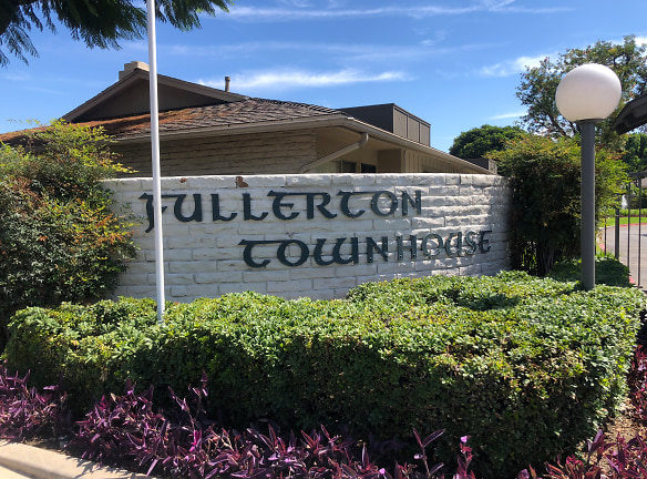 Fullerton Townhouse Apartments - Fullerton, CA