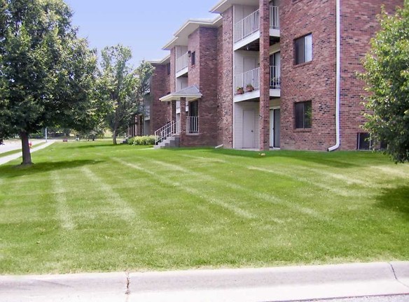 Briar Park Apartments - Omaha, NE