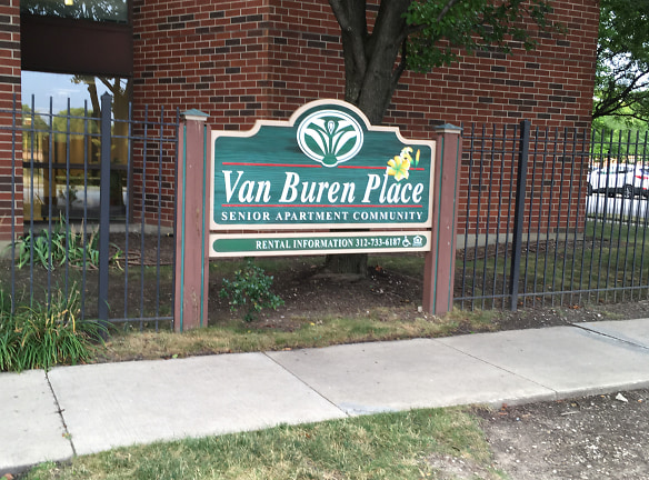 Urban Van Buren Apartments - Chicago, IL