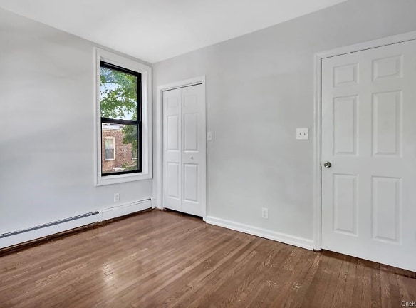 107 N Forest Ave #2R - Rockville Centre, NY