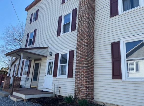 215 S State St unit 2 - Brownstown, PA
