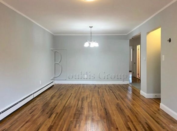 21-15 32nd St unit 3 - Queens, NY