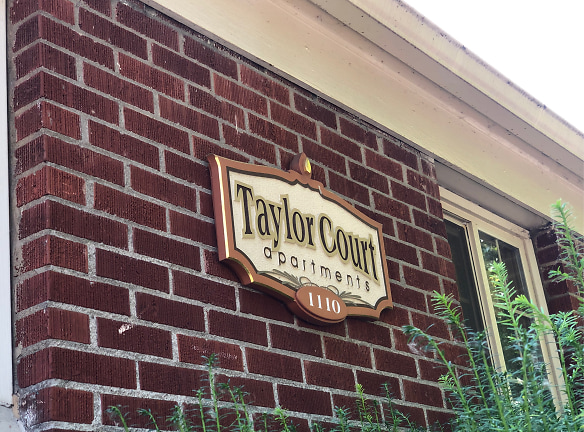 Taylor Court Apartments - Portland, OR