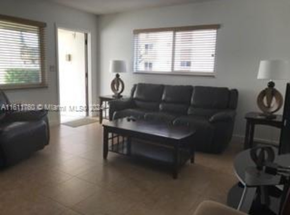 1740 Rodman St unit 123 - Hollywood, FL