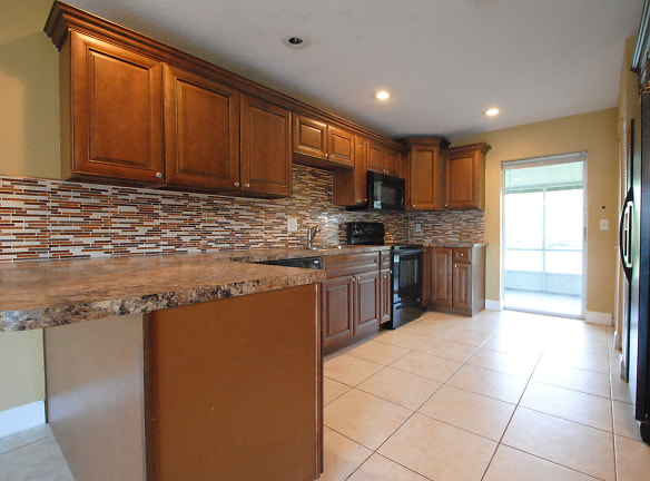47 E Country Cove Way - Kissimmee, FL
